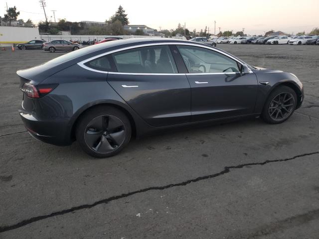 5YJ3E1EA7KF424706 - 2019 TESLA MODEL 3 GRAY photo 3