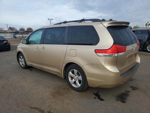 5TDKK3DC4CS243627 - 2012 TOYOTA SIENNA LE GOLD photo 2