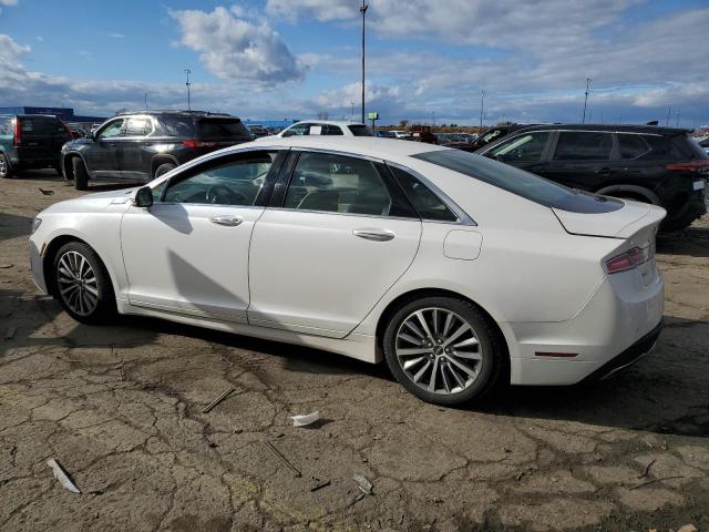 3LN6L5B92LR620214 - 2020 LINCOLN MKZ WHITE photo 2