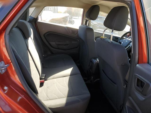 3FADP4BJ2JM123300 - 2018 FORD FIESTA SE ORANGE photo 10