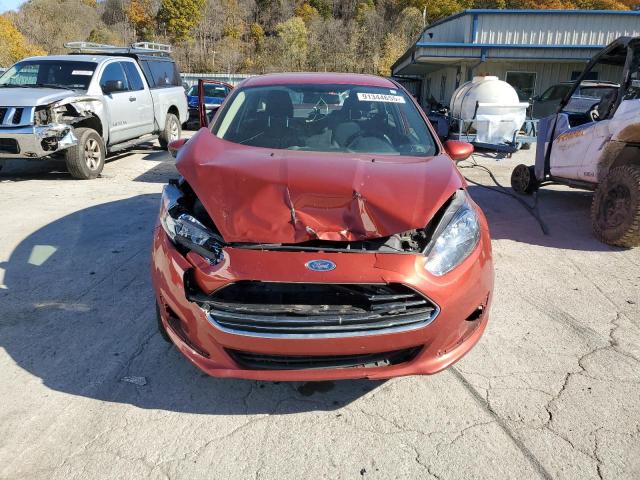 3FADP4BJ2JM123300 - 2018 FORD FIESTA SE ORANGE photo 5