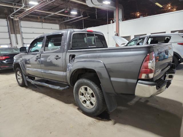 5TFJX4GNXFX049585 - 2015 TOYOTA TACOMA DOUBLE CAB PRERUNNER GRAY photo 2