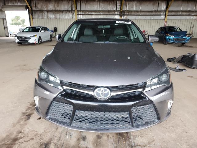 4T1BF1FK7HU321734 - 2017 TOYOTA CAMRY LE GRAY photo 5