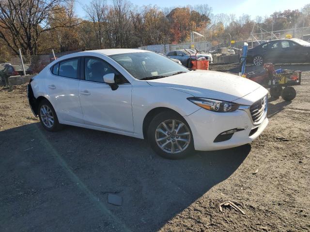 JM1BN1U79H1100112 - 2017 MAZDA 3 SPORT WHITE photo 4