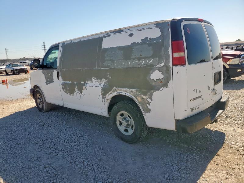 1GCFG15X061264646 - 2006 CHEVROLET EXPRESS G1 WHITE photo 2