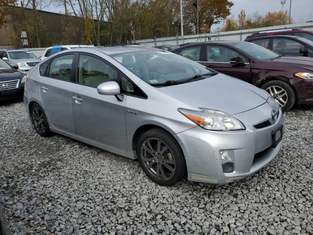 JTDKN3DU6B1414955 - 2011 TOYOTA PRIUS 银色 照片 4