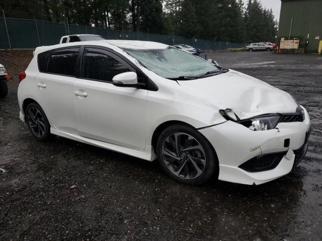 JTNKARJE7JJ564398 - 2018 TOYOTA COROLLA IM WHITE photo 4