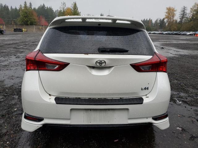 JTNKARJE7JJ564398 - 2018 TOYOTA COROLLA IM WHITE photo 6