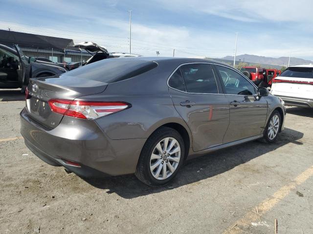 4T1B11HK3JU625726 - 2018 TOYOTA CAMRY L GRAY photo 3