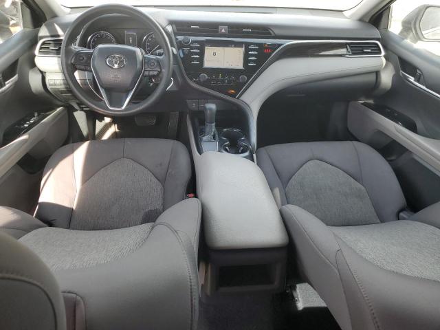 4T1B11HK3JU625726 - 2018 TOYOTA CAMRY L GRAY photo 8