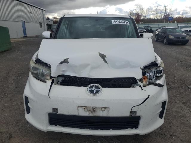 JTLZE4FE5CJ000856 - 2012 TOYOTA SCION XB WHITE photo 5