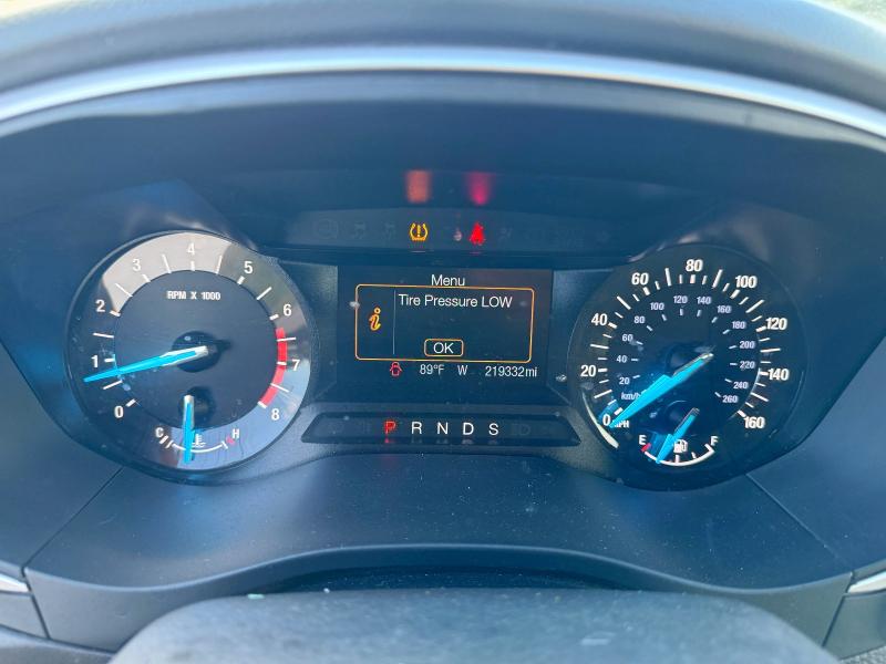 3FA6P0H71FR164038 - 2015 FORD FUSION SE RED photo 8