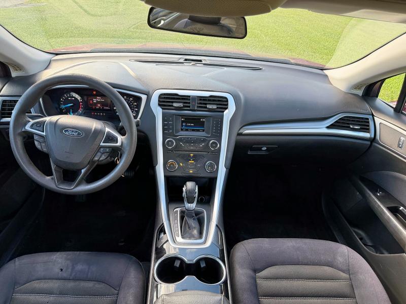 3FA6P0H71FR164038 - 2015 FORD FUSION SE RED photo 9