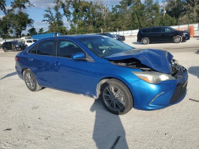 4T1BF1FK4HU697355 - 2017 TOYOTA CAMRY LE BLUE photo 4