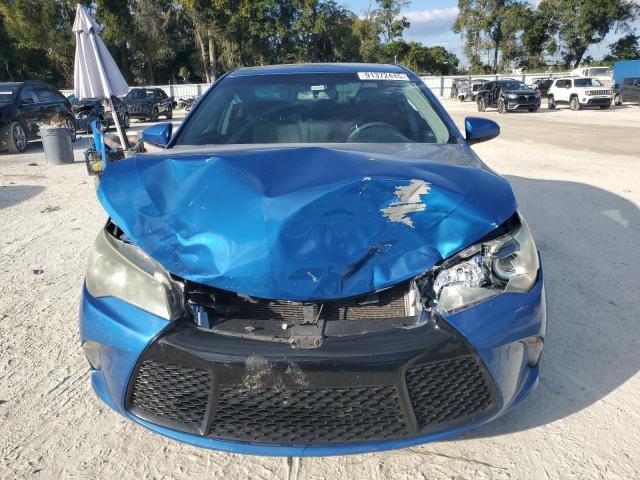 4T1BF1FK4HU697355 - 2017 TOYOTA CAMRY LE BLUE photo 5