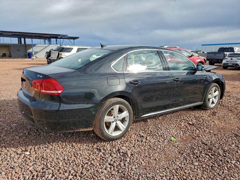 1VWBN7A33DC074025 - 2013 VOLKSWAGEN PASSAT SE 黑色 照片 3