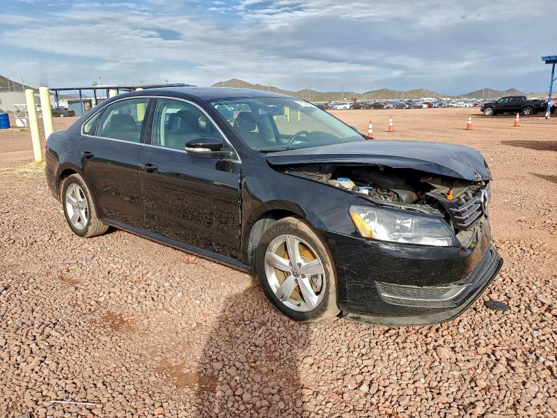 1VWBN7A33DC074025 - 2013 VOLKSWAGEN PASSAT SE 黑色 照片 4