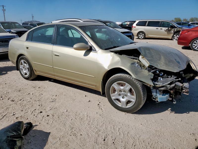 1N4AL11D44C136323 - 2004 NISSAN ALTIMA BASE GOLD photo 4