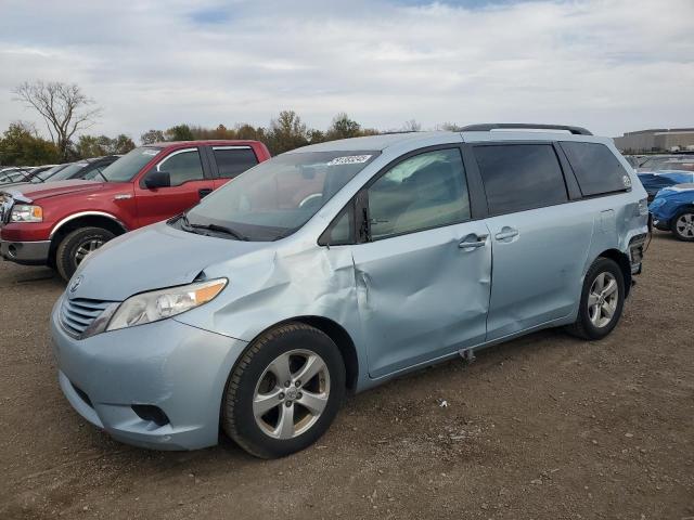 2016 TOYOTA SIENNA LE, 