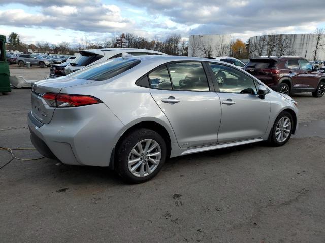 JTDBDMHE3SJ012175 - 2025 TOYOTA COROLLA LE ვერცხლისფერი ფოტო 3