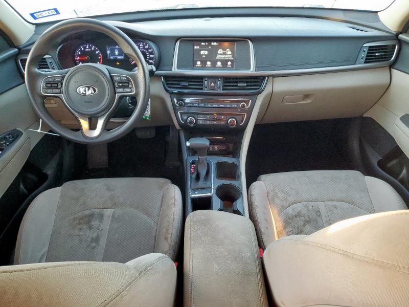 5XXGT4L39JG257869 - 2018 KIA OPTIMA LX Weiß Foto 8