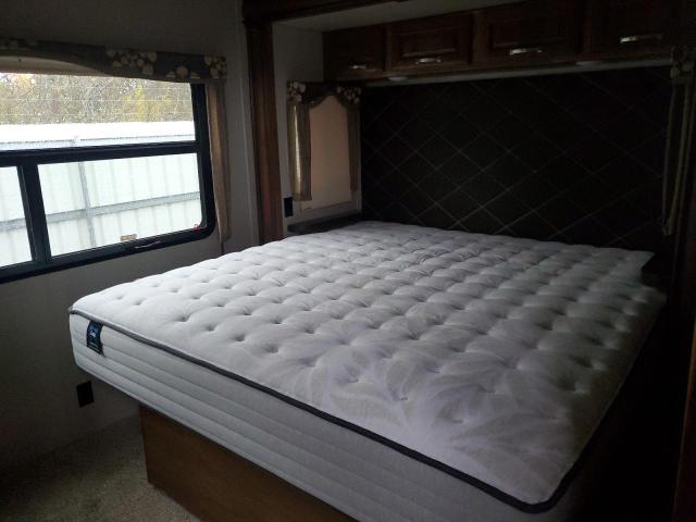 4YDF38220J4701546 - 2018 KEYSTONE RV MONTANA HI BEIGE photo 6