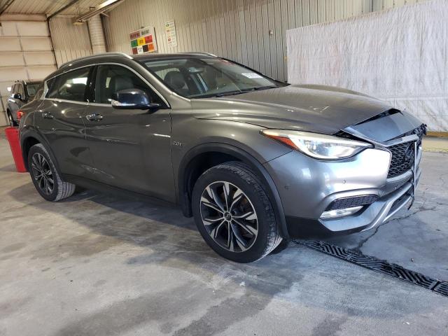 SJKCH5CR4JA054990 - 2018 INFINITI QX30 BASE Մոխրագույն լուսանկար 4