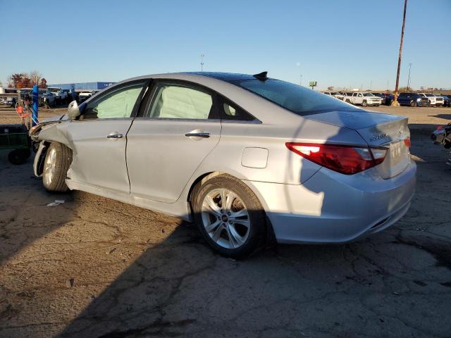 5NPEC4AC7CH479487 - 2012 HYUNDAI SONATA SE 银色 照片 2