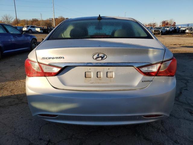 5NPEC4AC7CH479487 - 2012 HYUNDAI SONATA SE 银色 照片 6