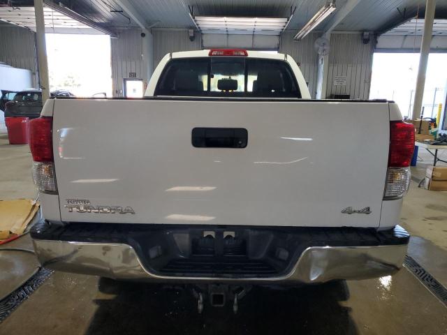 5TFUY5F18AX104431 - 2010 TOYOTA TUNDRA DOUBLE CAB SR5 WHITE photo 6
