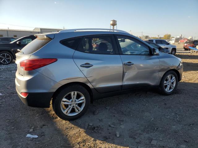 KM8JU3AC1BU277637 - 2011 HYUNDAI TUCSON GLS فضي صورة 3