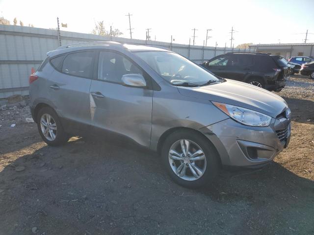 KM8JU3AC1BU277637 - 2011 HYUNDAI TUCSON GLS فضي صورة 4