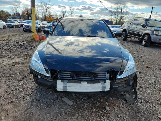 1HGCM56684A028673 - 2004 HONDA ACCORD EX BLACK photo 5