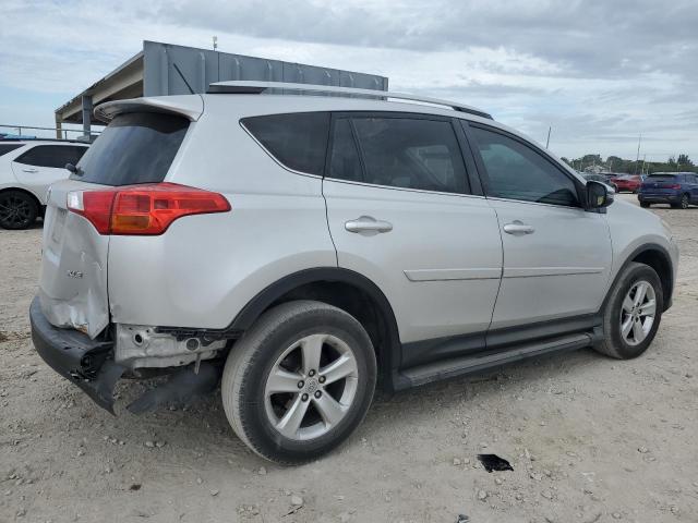 2T3WFREV2DW057741 - 2013 TOYOTA RAV4 XLE ვერცხლისფერი ფოტო 3