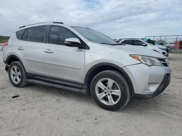 2T3WFREV2DW057741 - 2013 TOYOTA RAV4 XLE ვერცხლისფერი ფოტო 4