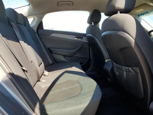 5NPE24AF9JH693892 - 2018 HYUNDAI SONATA SE GRAY photo 10