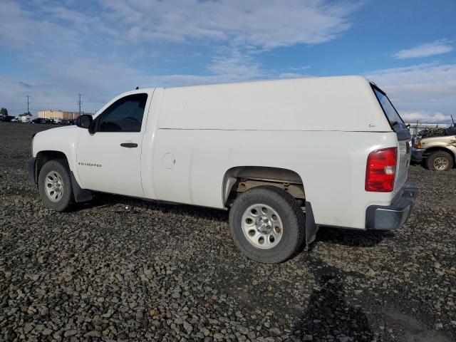 1GCEC14X57Z620021 - 2007 CHEVROLET SILVERADO C1500 CLASSIC WHITE photo 2