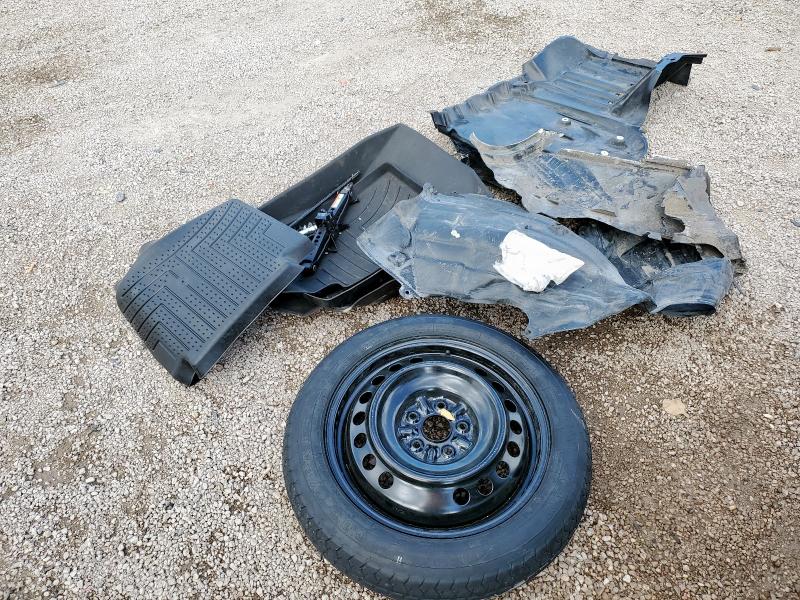 4T1G11AK2RU232022 - 2024 TOYOTA CAMRY SE NIGHT SHADE SILVER photo 12