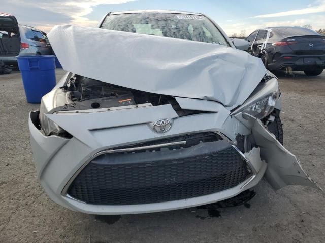 3MYDLBYV8KY516346 - 2019 TOYOTA YARIS L SILVER photo 5