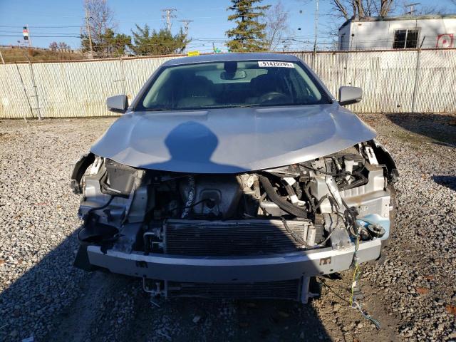 2G1105SA3G9207739 - 2016 CHEVROLET IMPALA LT 银色 照片 5