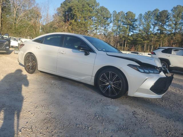 4T1BZ1FB2KU003969 - 2019 TOYOTA AVALON XLE Սպիտակ լուսանկար 4