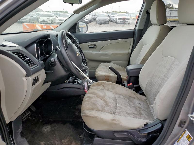 JA4AP3AU7HZ026888 - 2017 MITSUBISHI OUTLANDER ES 银色 照片 7