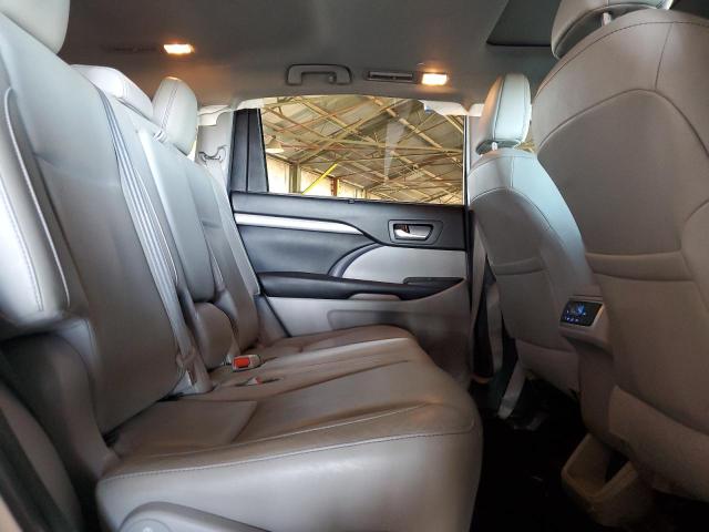 5TDJZRFH6HS369773 - 2017 TOYOTA HIGHLANDER SE WHITE photo 11