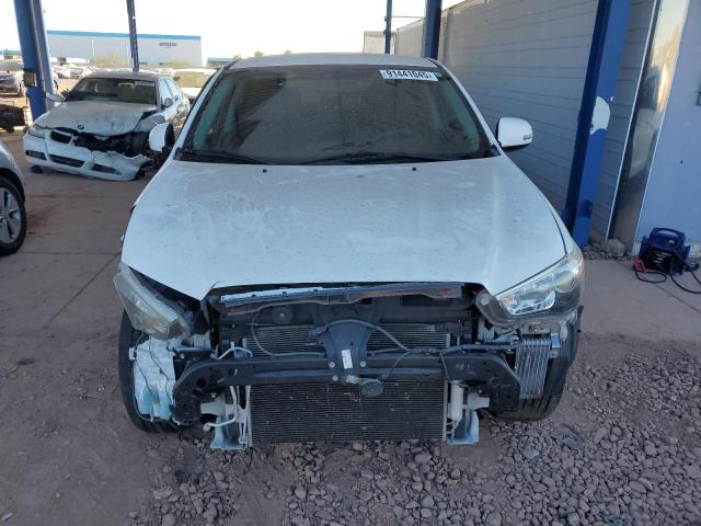 JA4AP3AU6JU021345 - 2018 MITSUBISHI OUTLANDER ES თეთრი ფოტო 5