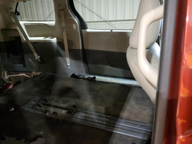 5TDYK3DC6GS712524 - 2016 TOYOTA SIENNA XLE RED photo 11