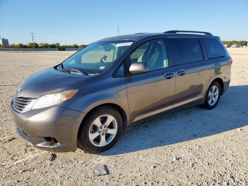 2015 TOYOTA SIENNA LE, 