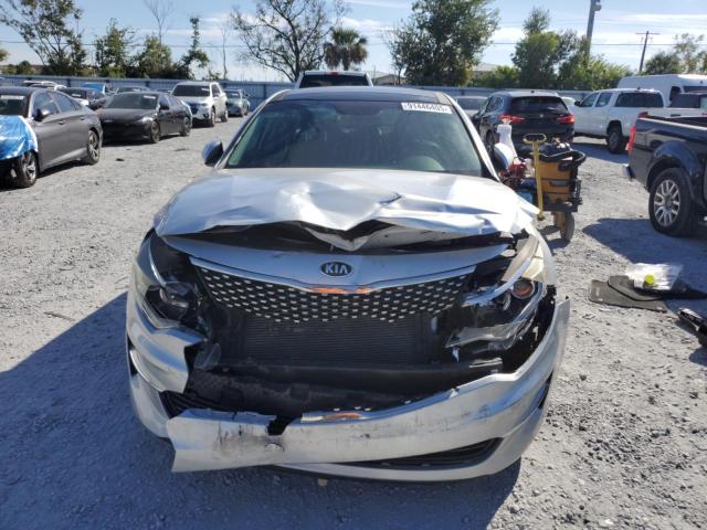 5XXGU4L34JG237302 - 2018 KIA OPTIMA EX Argent photo 5