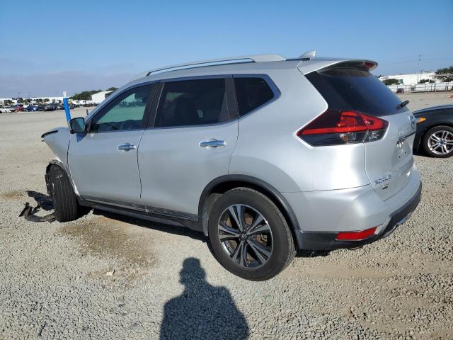 5N1AT2MT0JC738517 - 2018 NISSAN ROGUE S ვერცხლისფერი ფოტო 2