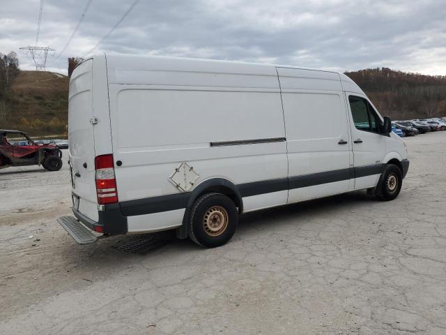 WD3PE8CB3B5585720 - 2011 MERCEDES-BENZ SPRINTER 2500 WHITE photo 3
