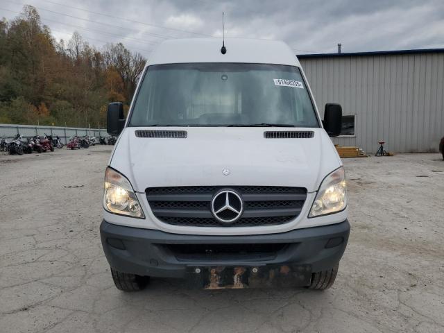 WD3PE8CB3B5585720 - 2011 MERCEDES-BENZ SPRINTER 2500 WHITE photo 5